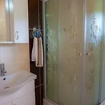 Gorge Club Hotel
