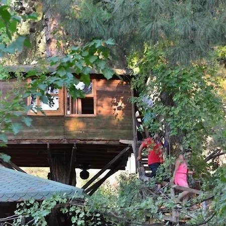 Gorge Club Hotel