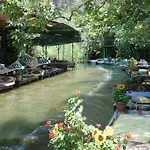 Gorge Club Hotel