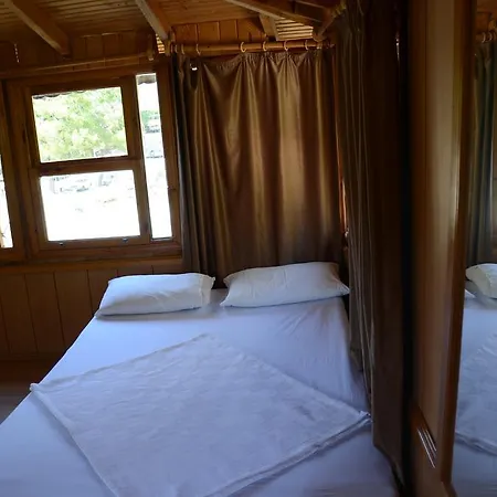 Gorge Club Hotel