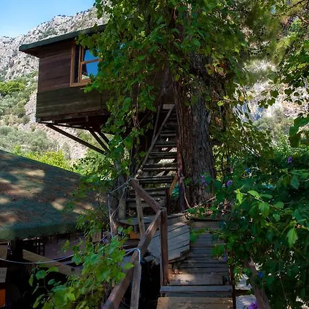 Gorge Club Hotel